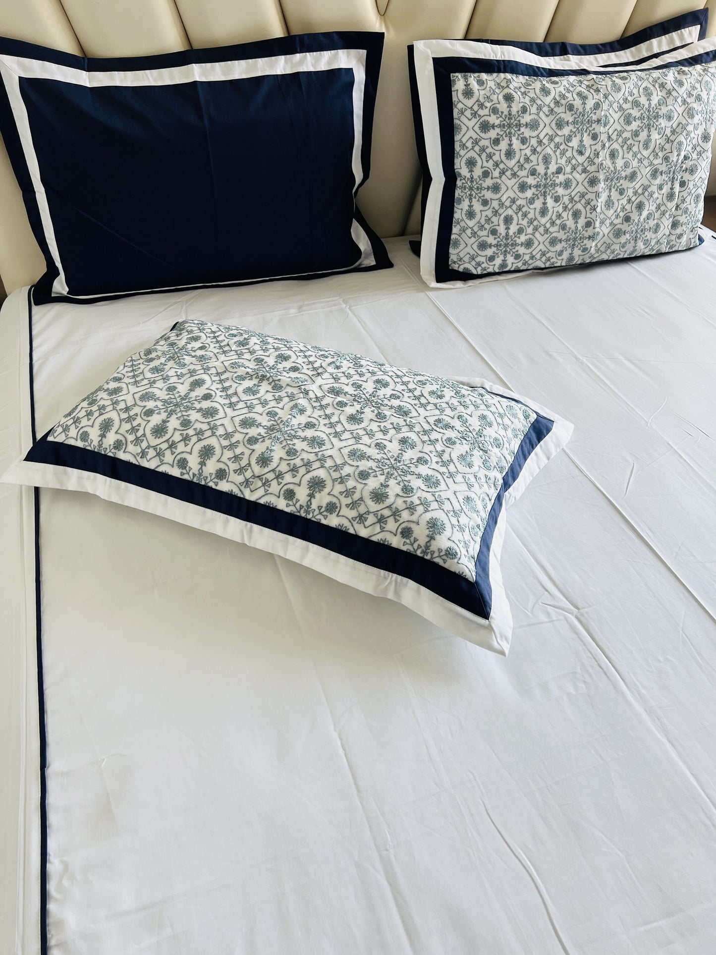White Cotton Luxury Embroidery Bedsheet