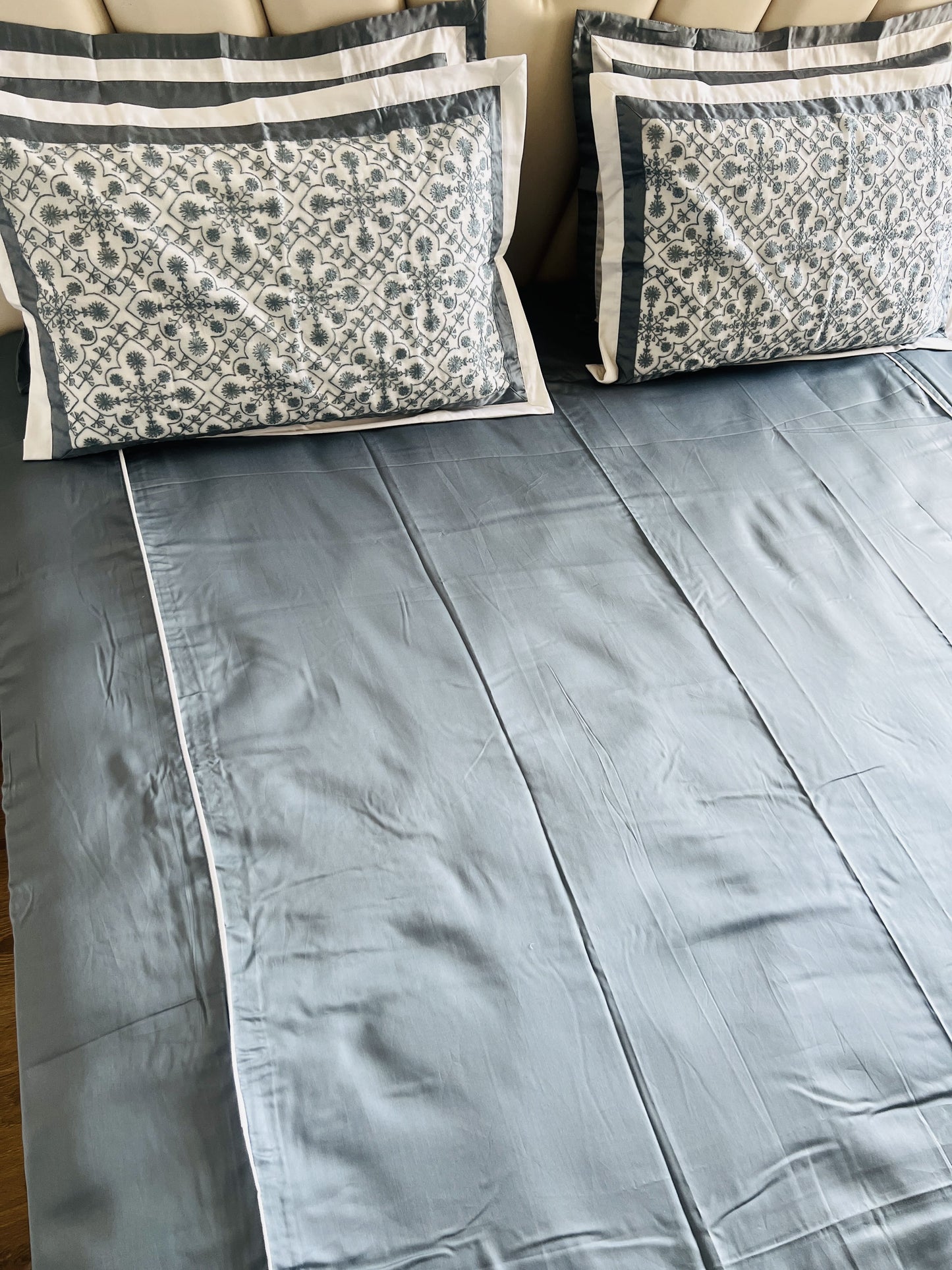 Cotton Luxury Embroidery Bedsheets