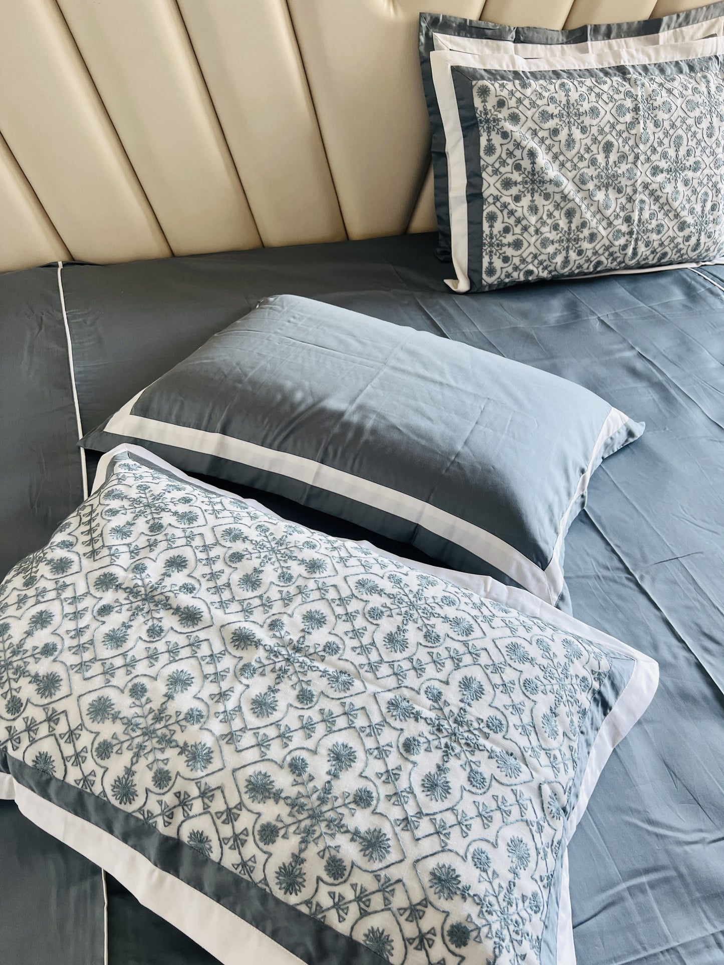 Cotton Luxury Embroidery Bedsheets