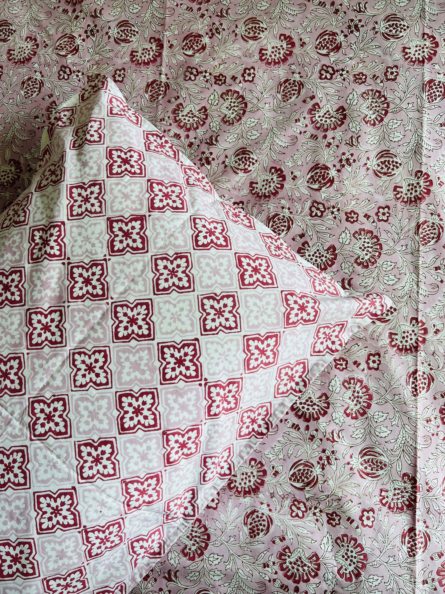 Pink Anaar Handblock Bedsheet