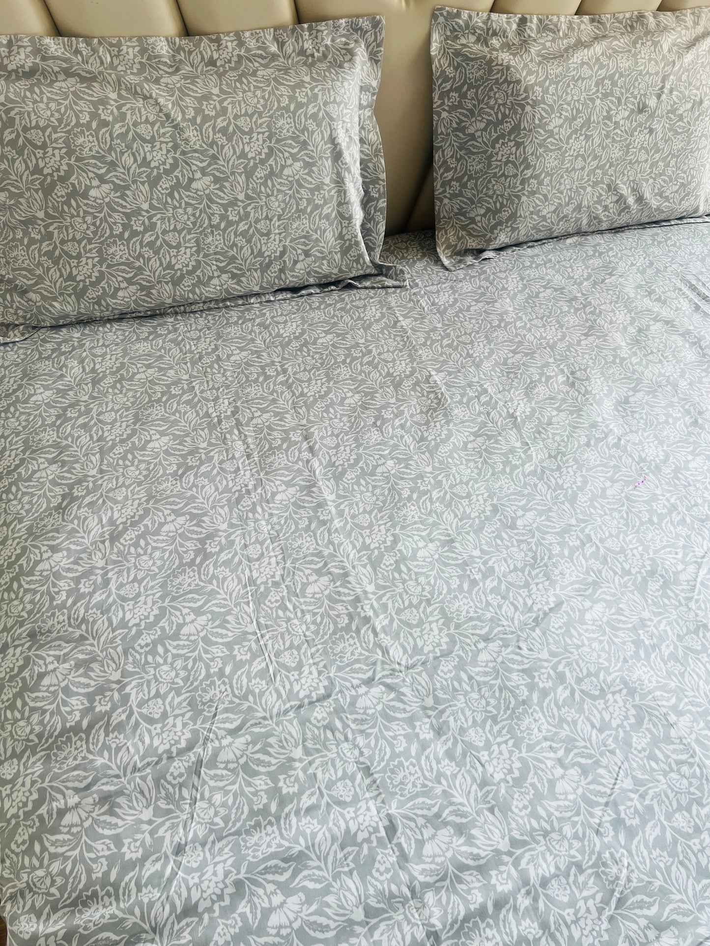 White Flower King Size Printed Bedsheet