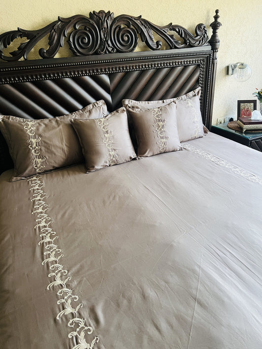 Vine Luxury Embroidery Bedsheet