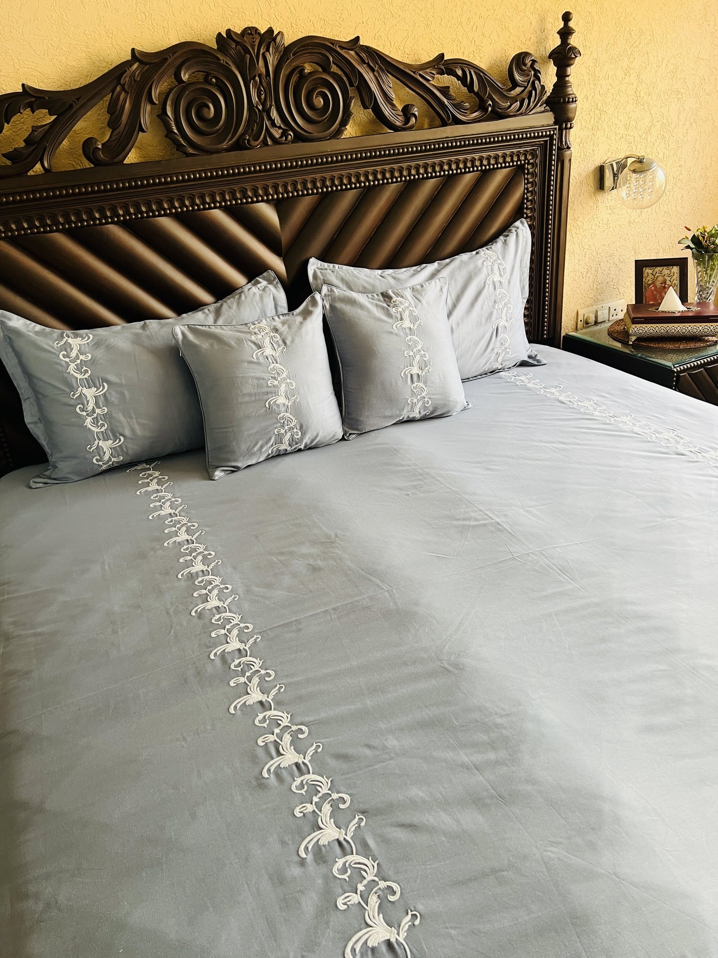 Vine Luxury Embroidery Bedsheet