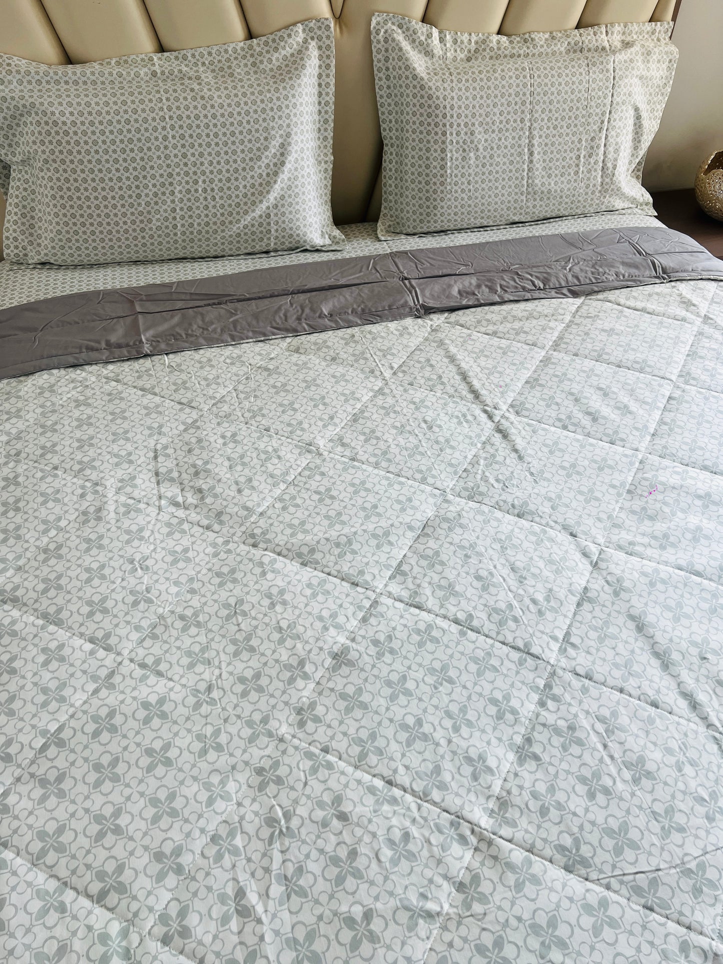 Grey & White Printed Double Bed Comforter