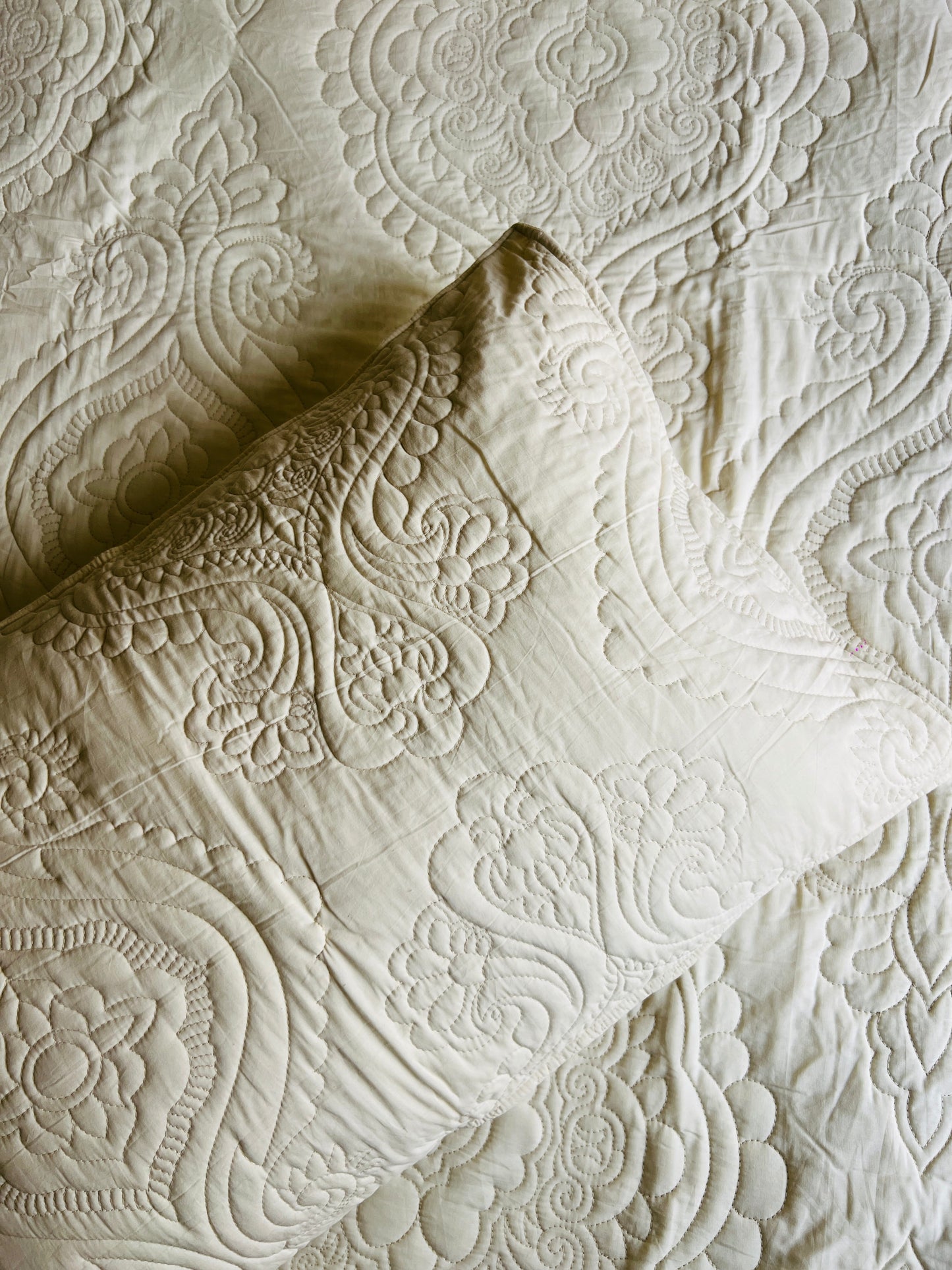 Hazel Queen/King Size Quilted Bedcover Set