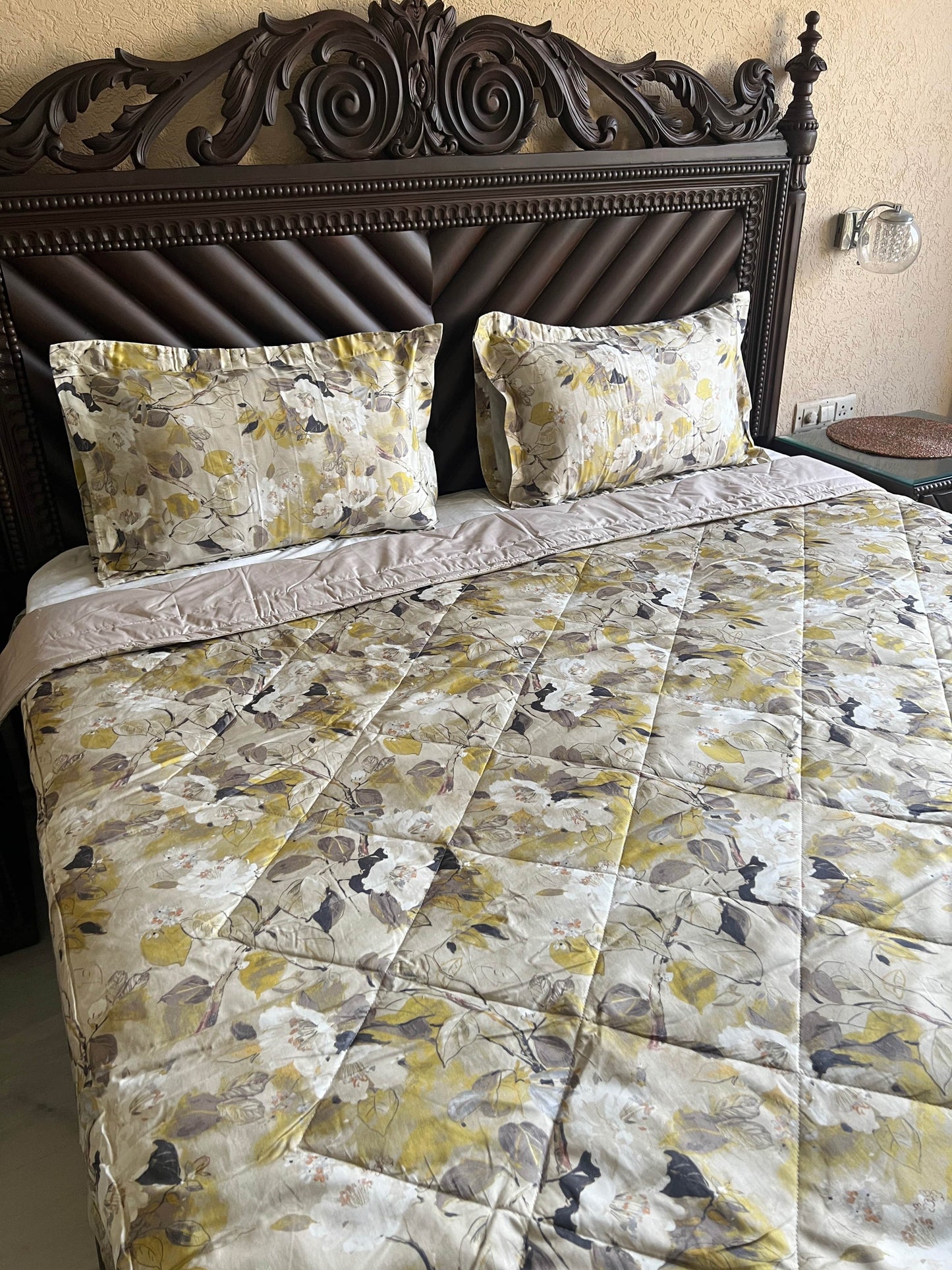 Comforter & Bedsheet Set