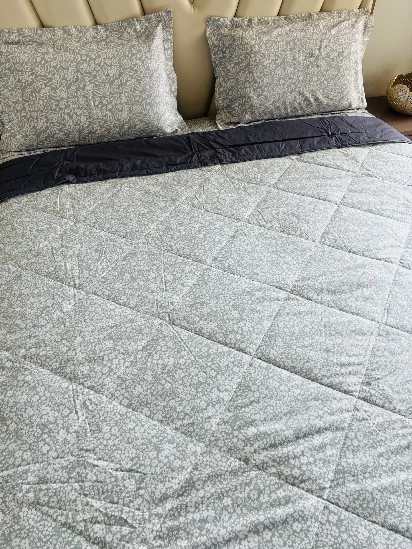 Grey & White Printed Double Bed Comforter